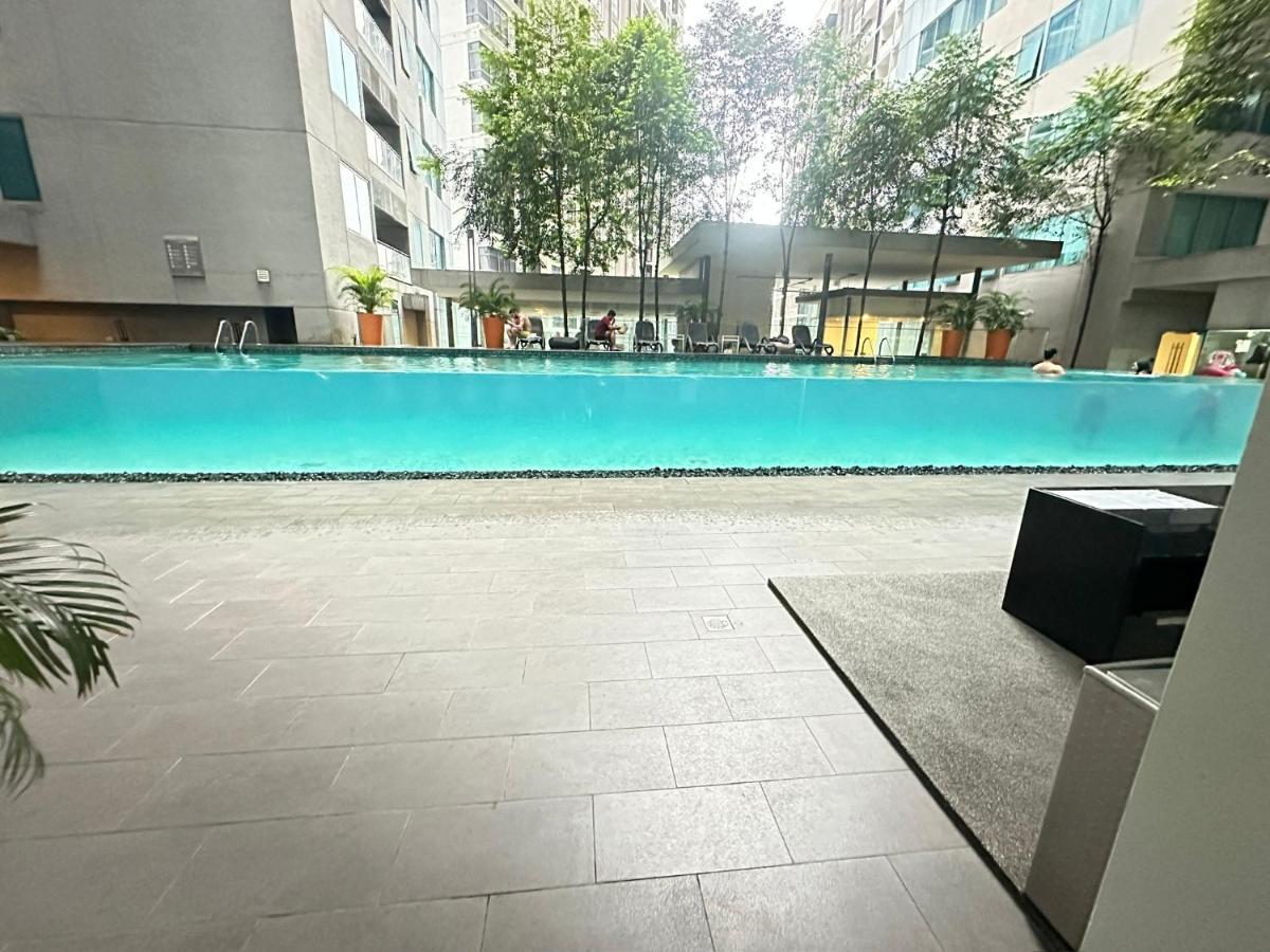 Summer Suites Klcc By Purple Orchid Kuala Lumpur Extérieur photo