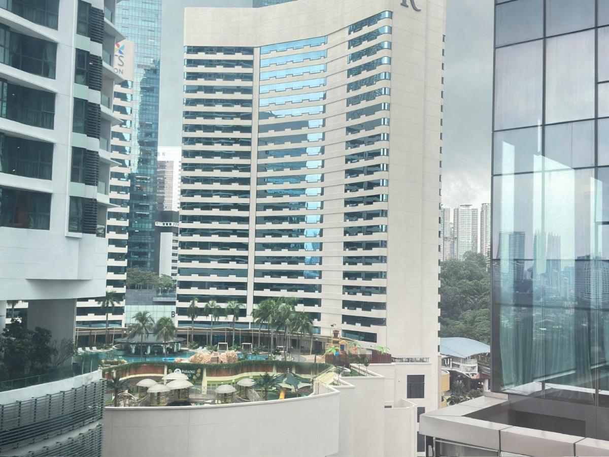 Summer Suites Klcc By Purple Orchid Kuala Lumpur Extérieur photo