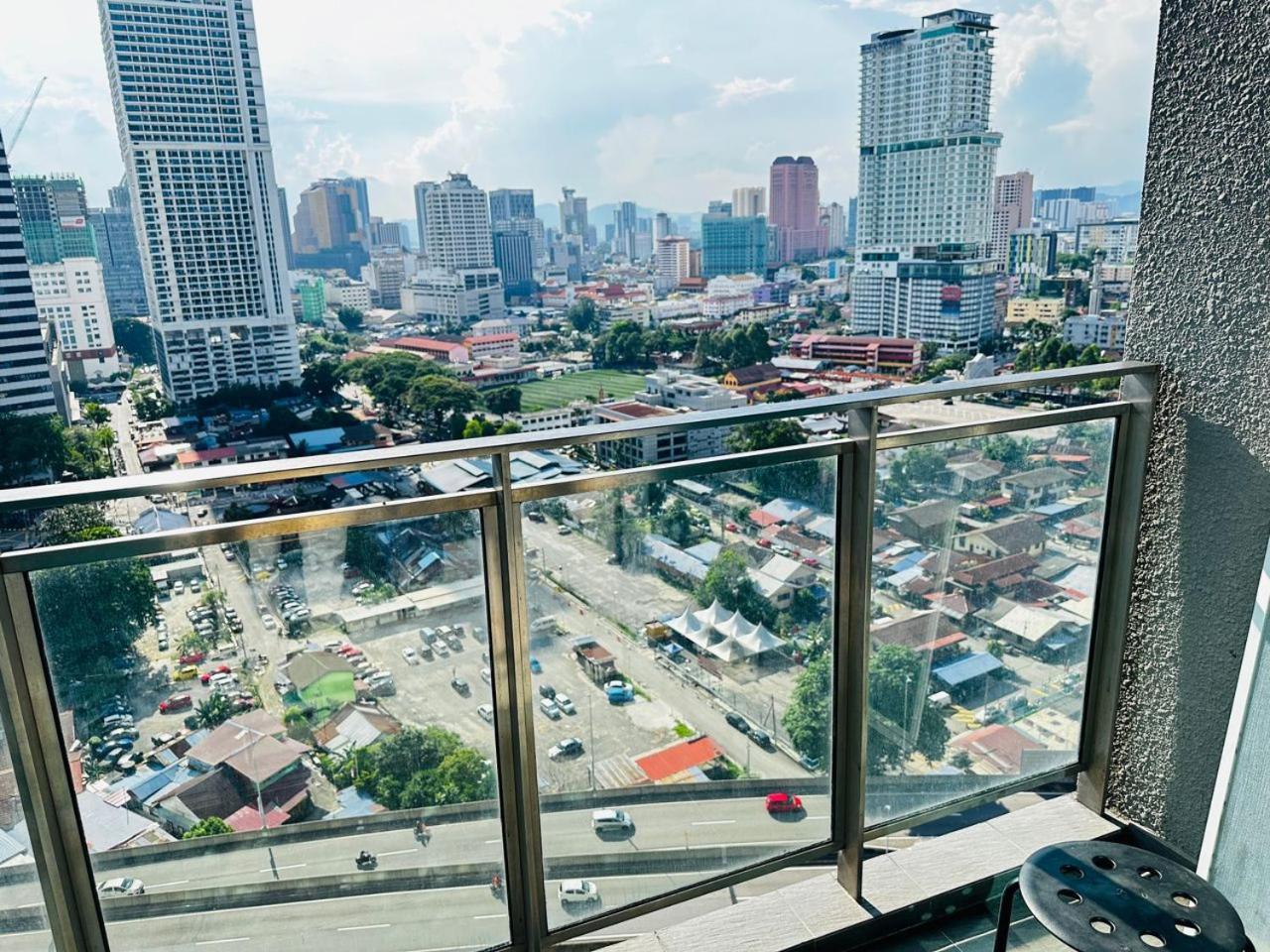 Summer Suites Klcc By Purple Orchid Kuala Lumpur Extérieur photo